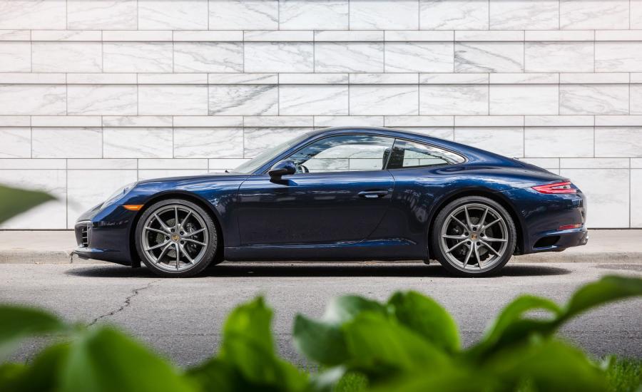  Porsche 911 Carrera Coupe 2016 года  (US) (фото 3 из 23)